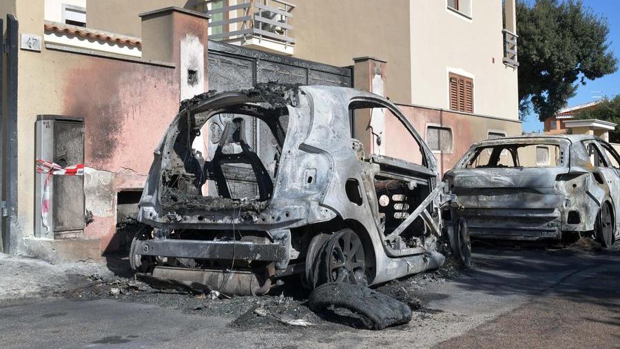Allarme attentati in Gallura: 80 le auto incendiate in poco più di un anno