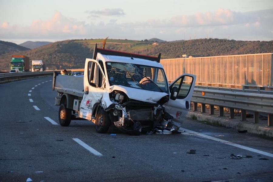 
	Il camion dopo l'incidente

