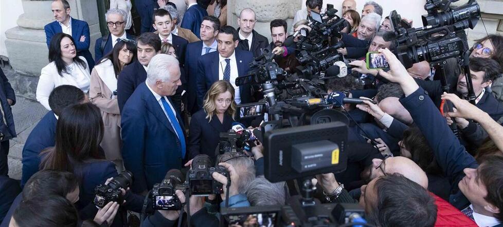 Scontro Giani-Meloni, dal presidente che si chiude in ufficio al finale al miele con le scuse: storia di una giornata particolare