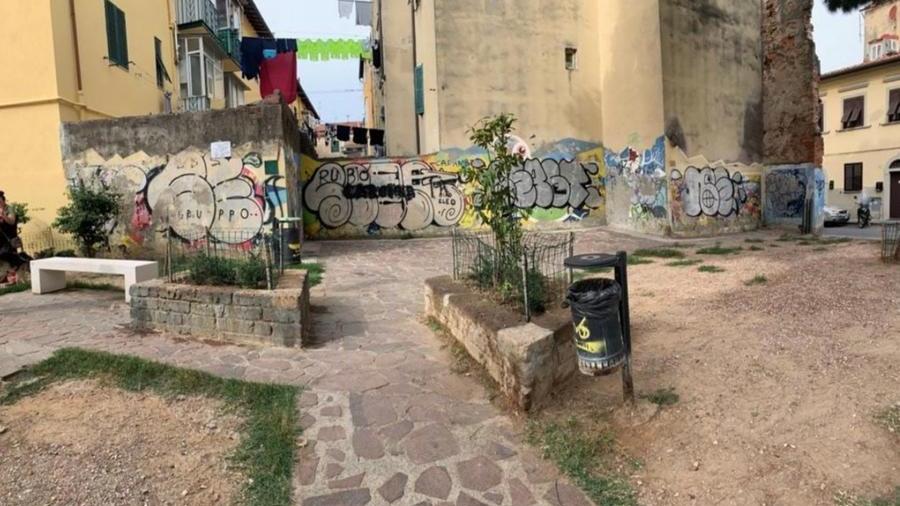 A Livorno la poesia di quartiere diventa un’opera muraria