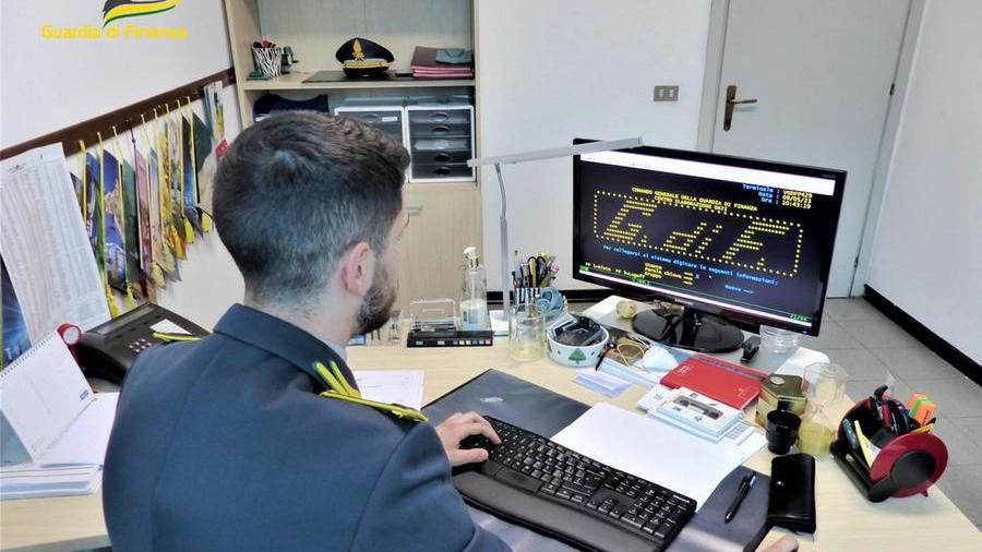 Prato, la Finanza scopre frode fiscale da 10 milioni di euro