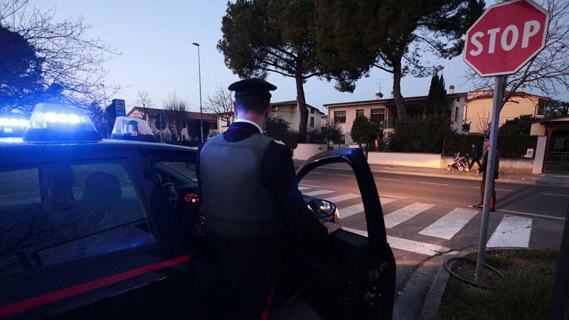 Rapinata in casa da due banditi: l’assalto in pieno giorno