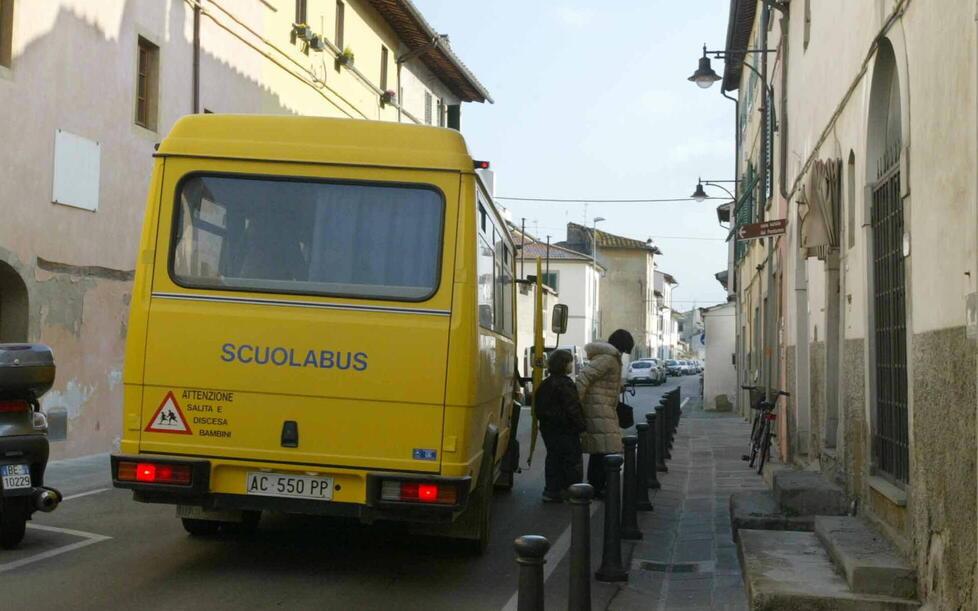 Un pulmino per il servizio di scuolabus e che è oggetto del servizio di manutenzione