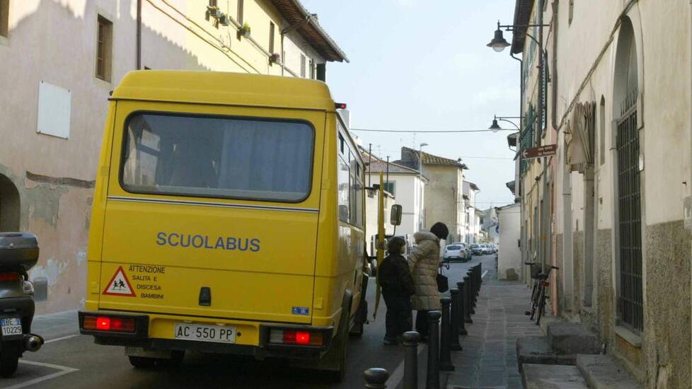 Un pulmino per il servizio di scuolabus e che è oggetto del servizio di manutenzione