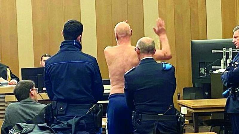 Reggio Emilia, dopo lo sfratto dà di matto e danneggia la casa