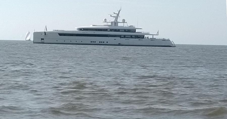 
	My Alchemy, superyacht di Rossinavi nelle acque di Viareggio

