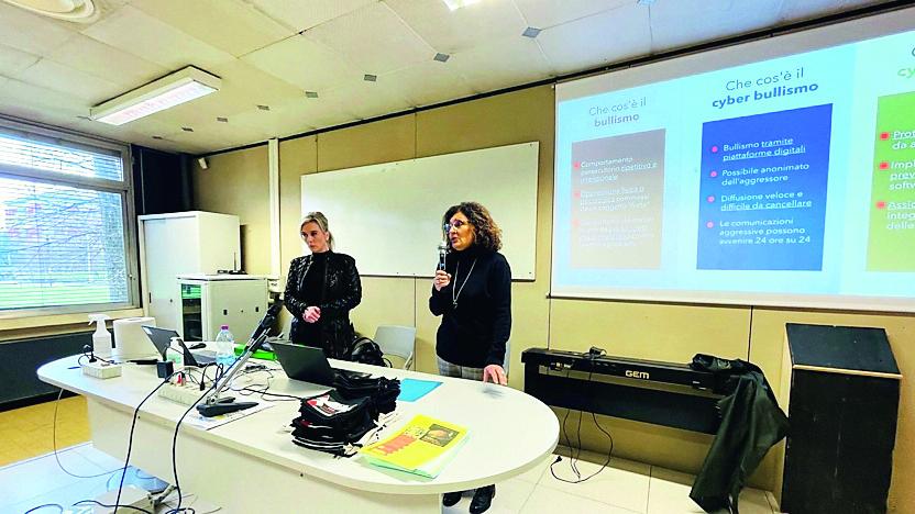 Reggio Emilia, sempre più ragazzi sono contattati sul web da sconosciuti