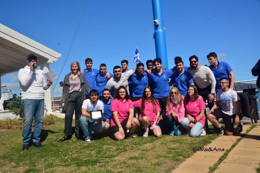 
	L'equipaggio del nautico di Siniscola durante la premiazione

