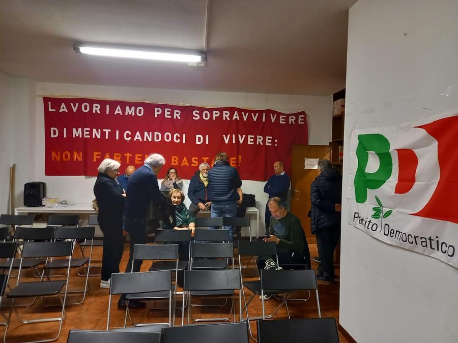 
	Alcuni membri della Direzione del Pd prima dell'inizio della riunione

