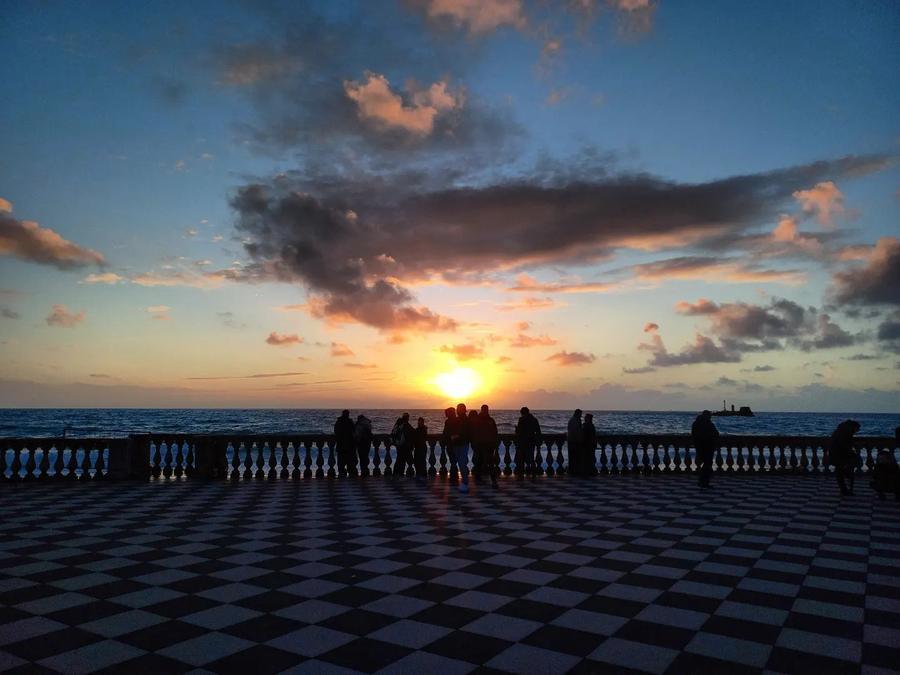 Cartolina dalla Terrazza Mascagni di Livorno, buon venerdì da Claudio Marmugi