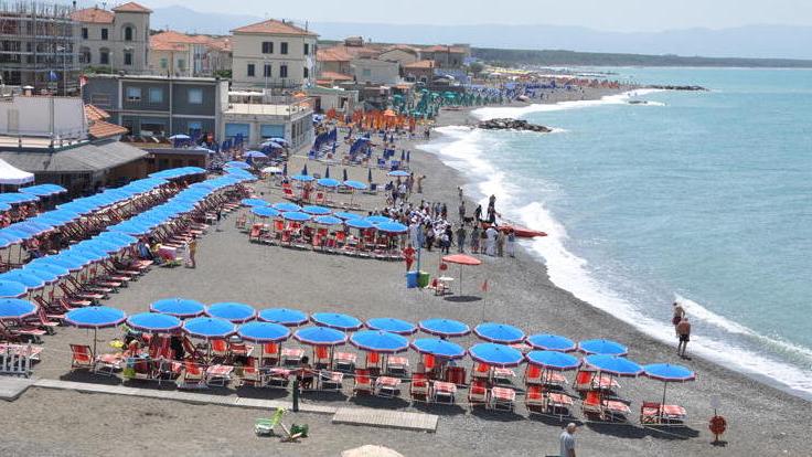 La spiaggia di Marina di Cecina (foto Michele Falorni/Silvi)