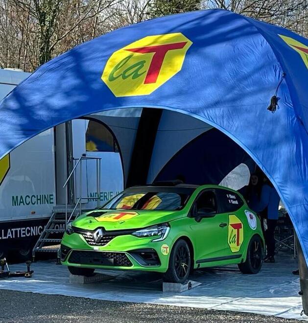 La Renault Clio Rally4 dell’azienda valdinievole La T Tecnica guidata da Paolo Moricci e da Paolo Garavaldi