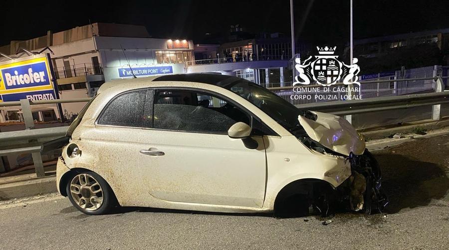 Cagliari, sbalzata dall’auto per venti metri: 23enne in condizioni gravissime