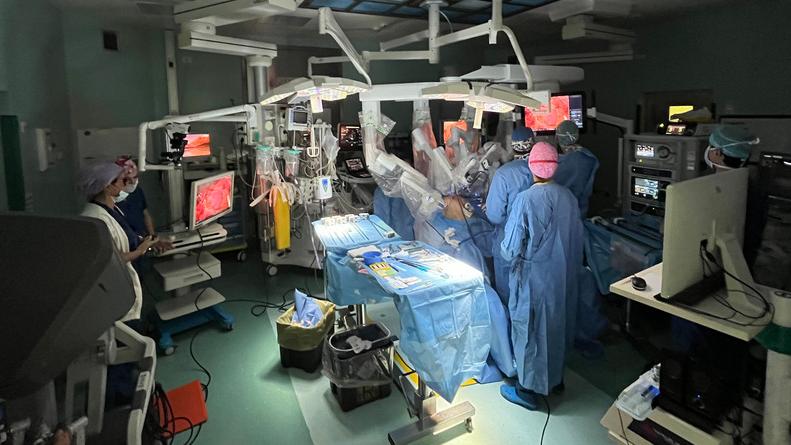 Al Policlinico di Modena il primo trapianto di fegato con robot in Italia<br type="_moz" />