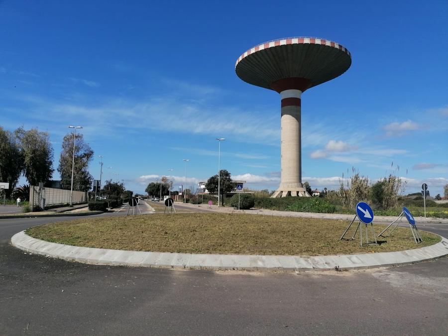 
	La rotonda di via Repubblica ripulita dalle erbacce

