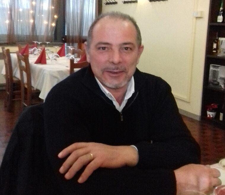Morto a 53 anni Luca Scartabelli, artista del marmo dall’eterno sorriso