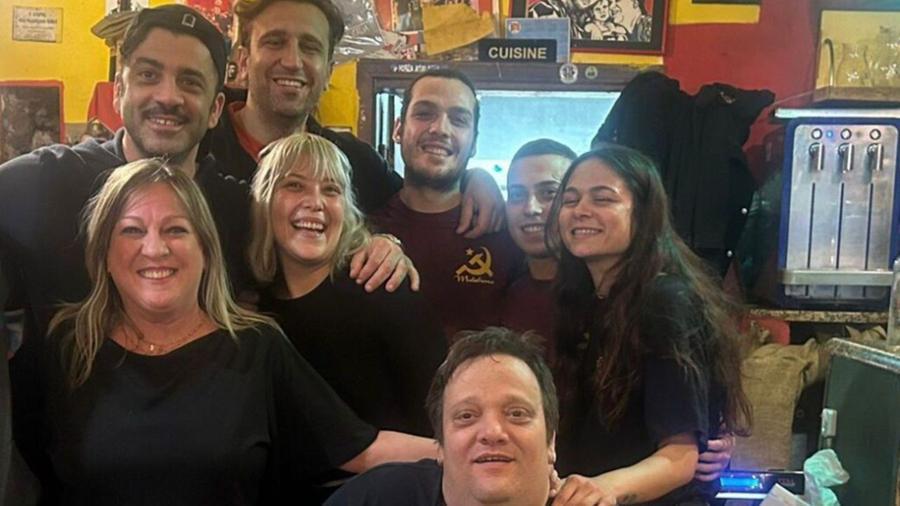 
	Pio e Amedeo con lo staff del Melafumo

