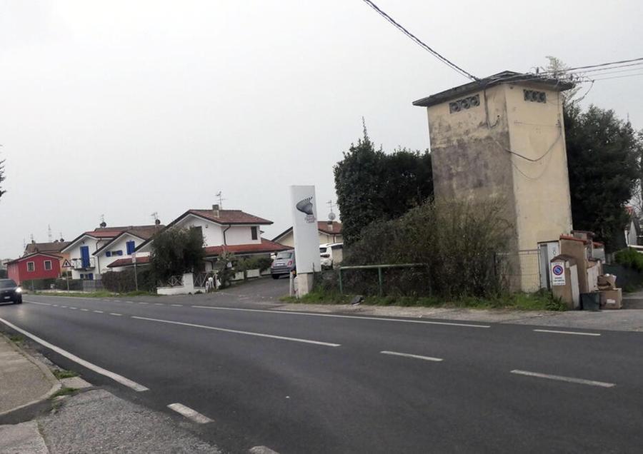 “Fleximan” in Versilia: distrugge l’autovelox ma viene scoperto e finisce in tribunale
