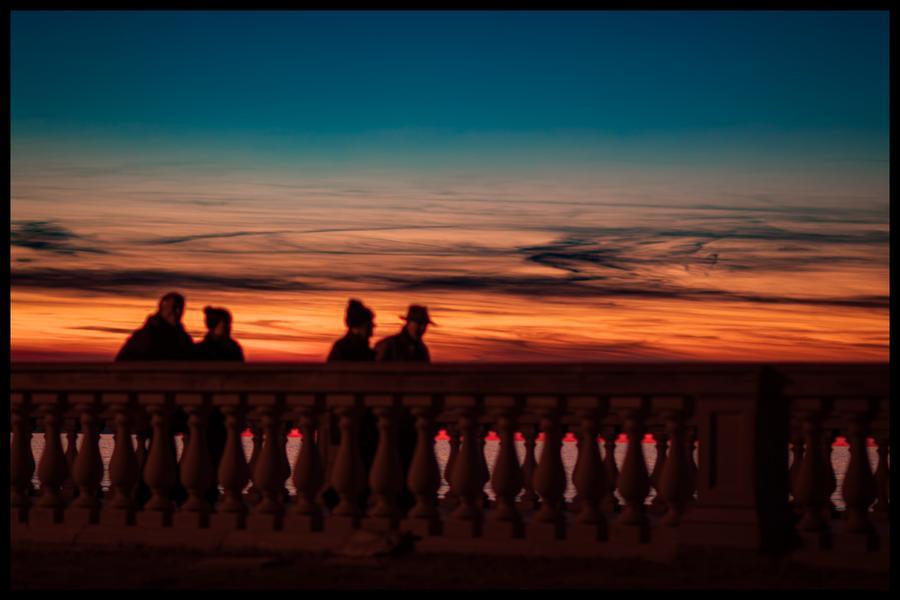 A Livorno il tramonto tinge di rosso l’anima: buon sabato da Serinetta Pisani