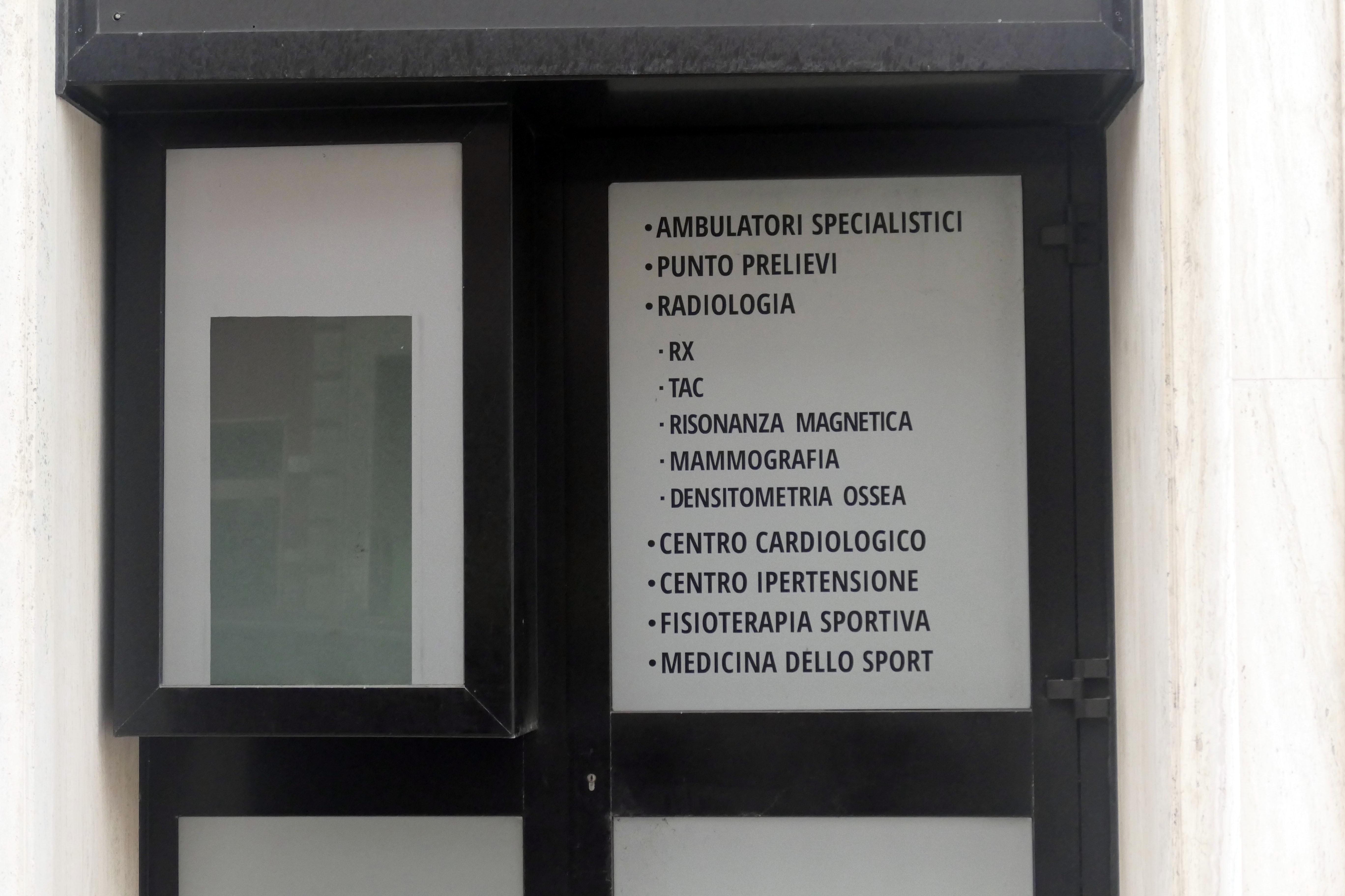 La porta del centro medico