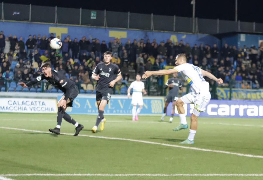 La Carrarese batte la Juve Ng e consolida il terzo posto