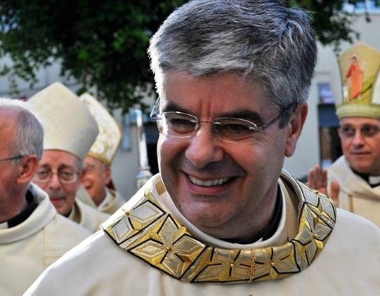 Il vescovo di Ozieri: «I due milioni di euro della Cei in opere professionali e di carità» 