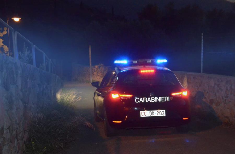 Ruba una Punto e si schianta su un muro di cinta: pensionato 69enne di Muravera in manette