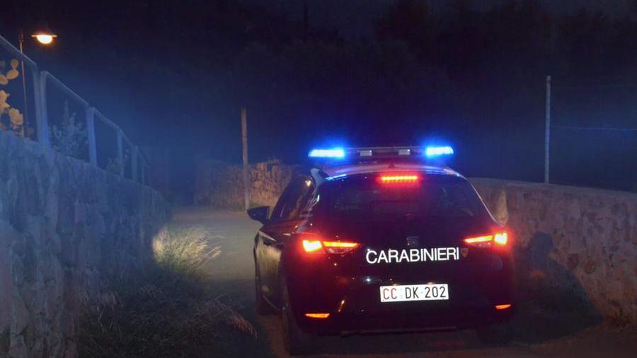 Ruba una Punto e si schianta su un muro di cinta: pensionato 69enne di Muravera in manette