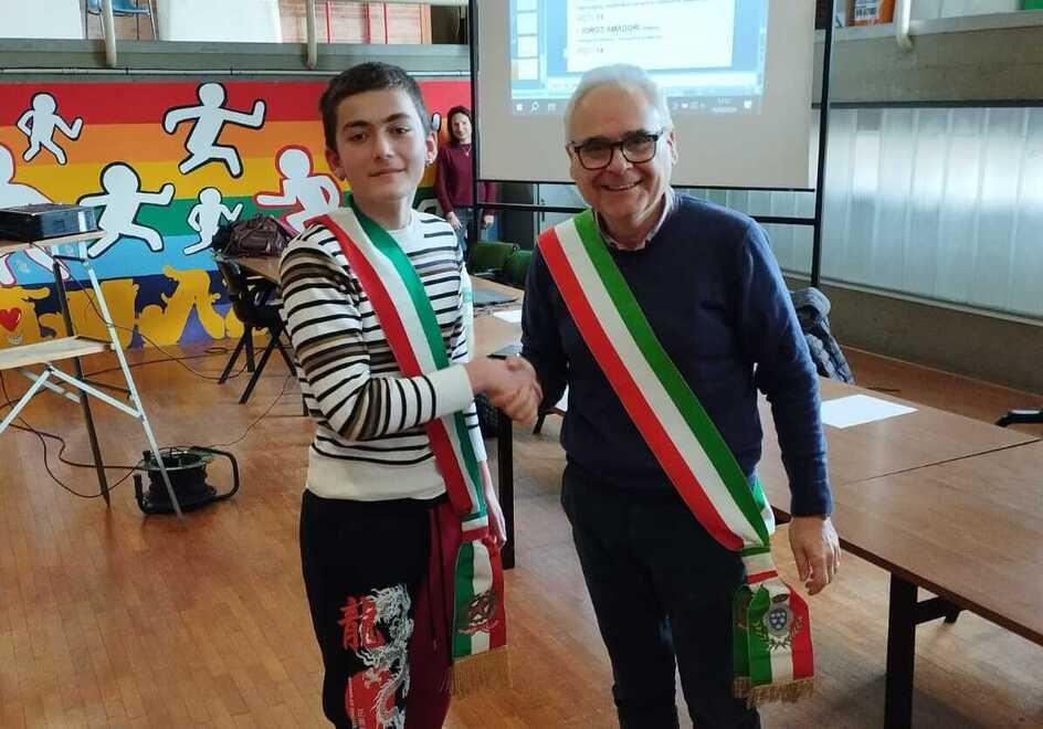 Rosignano, ecco il baby sindaco eletto dal consiglio comunale dei ragazzi<br>
