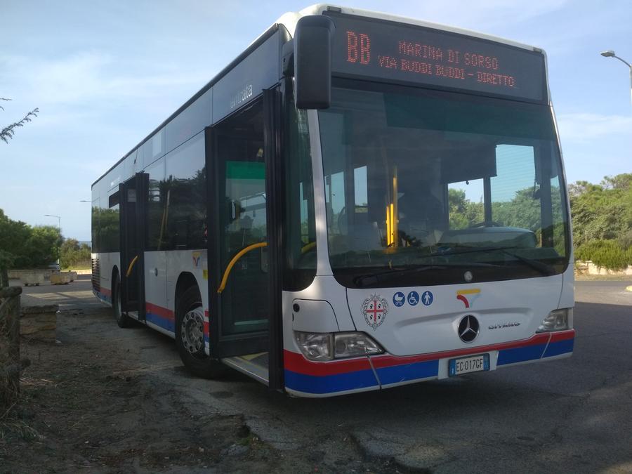 Sassari, l’app con l’abbonamento non funziona: studentessa multata sul bus Atp