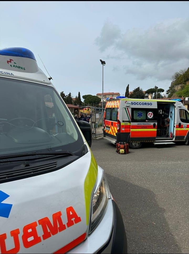 Rosignano, sentono odore di gas in cucina e vengono investiti da una fiammata: ustionati marito e moglie