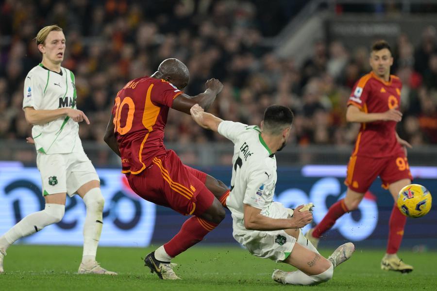 Il Sassuolo cade a Roma e resta penultimo