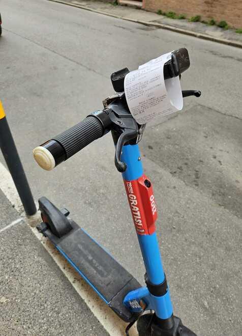 Ferrara, ecco le multe ai monopattini in sosta