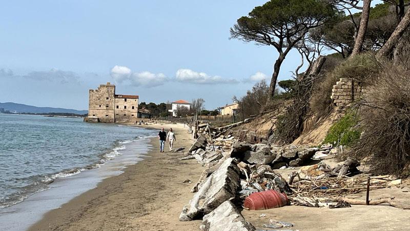 La spiaggia di Torre Mozza e i danni per le ultime mareggiate