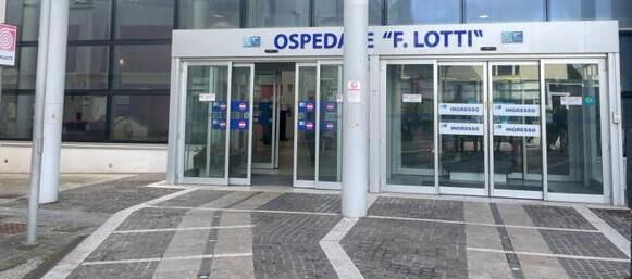 L'ingresso dell’ospedale Lotti di Pontedera