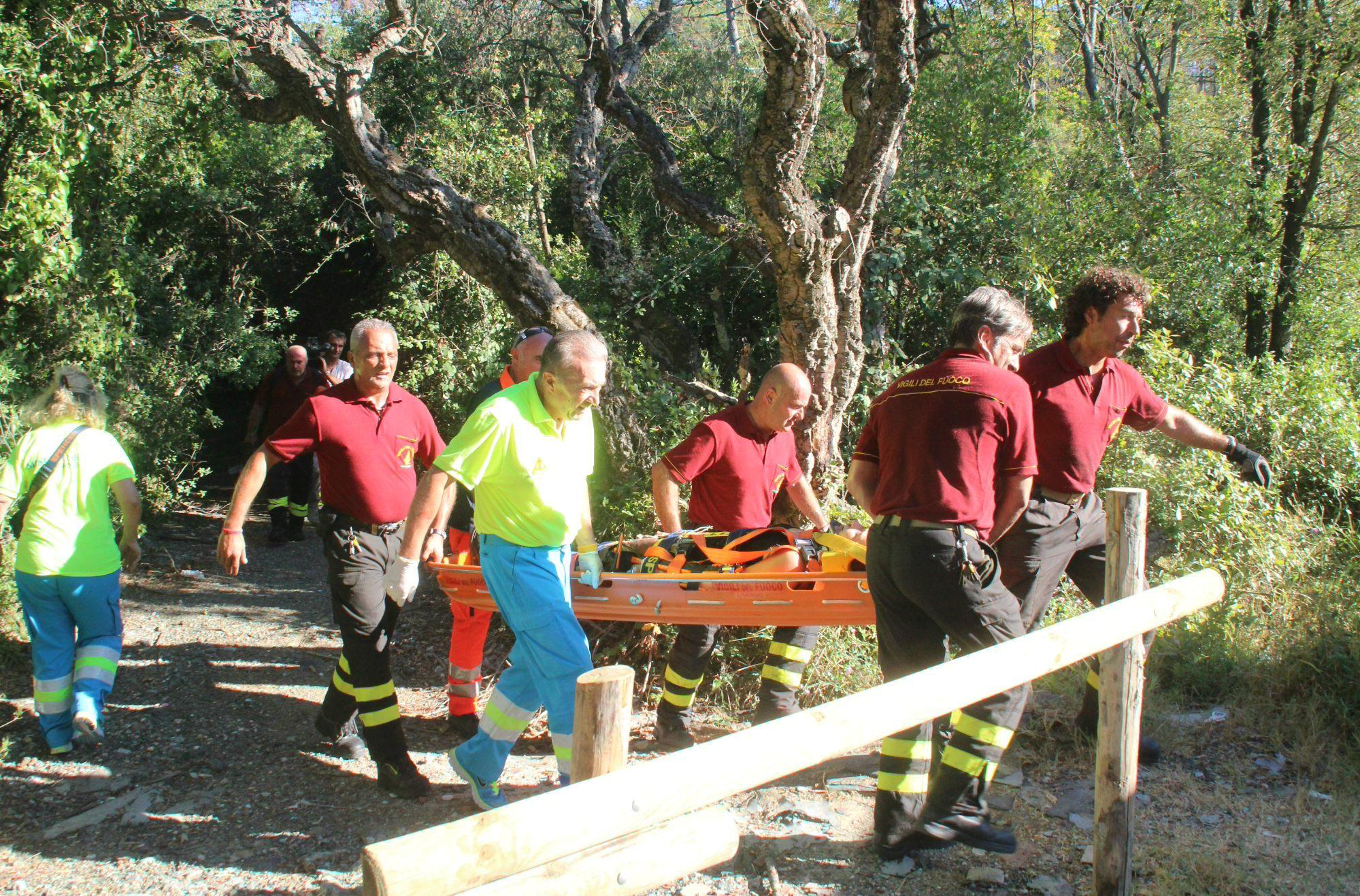 Volano, servono in 12 per soccorrere una persona