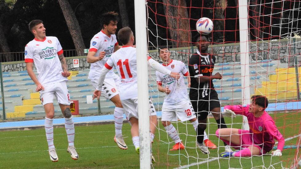 Il gol del 2-1 segnato da Marzierli al 37’ (foto Agenzia Bf)