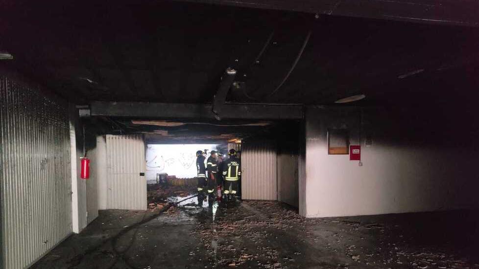 Cortocircuito, garage esplode a Castelvetro