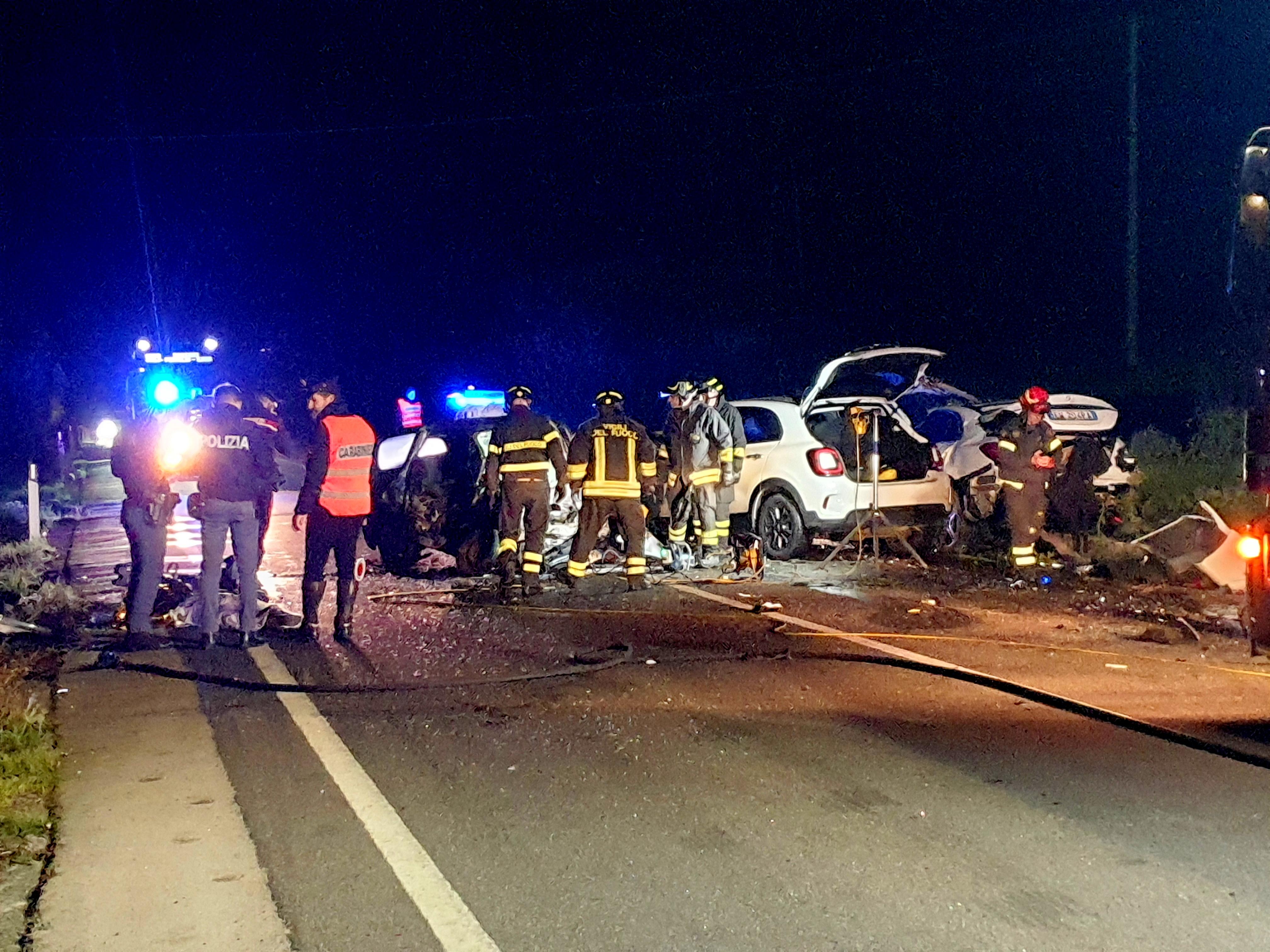 Tre vite e tre famiglie distrutte nello schianto sulla Sassari-Alghero