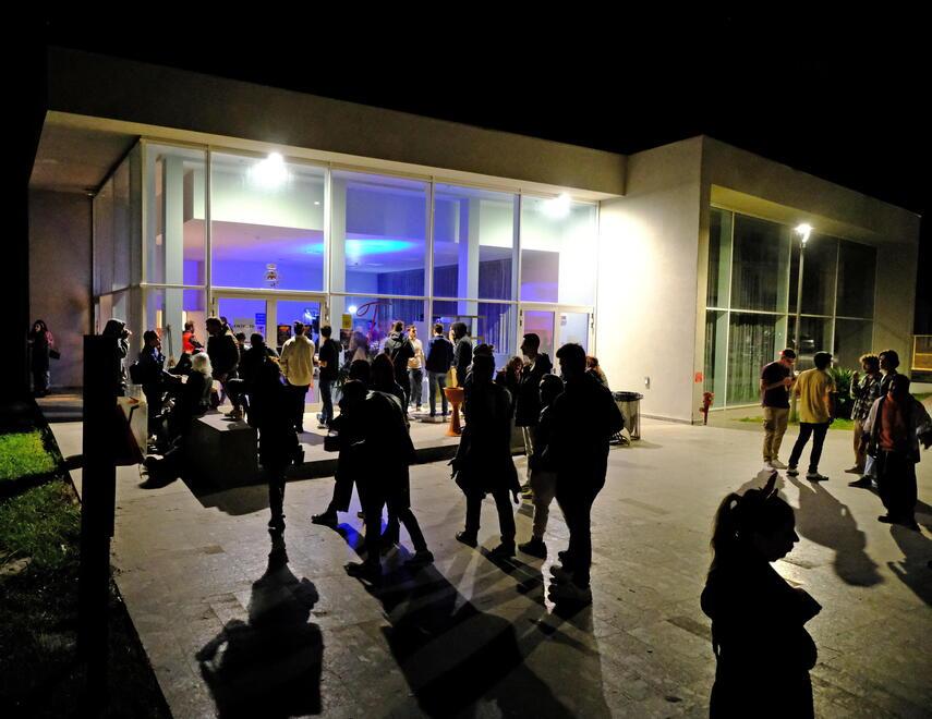 Cecina, cosa si fa e che orari ci sono nella discoteca senza alcol per i teenager