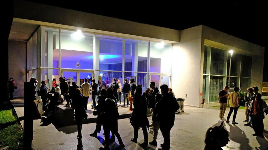 Cecina, cosa si fa e che orari ci sono nella discoteca senza alcol per i teenager