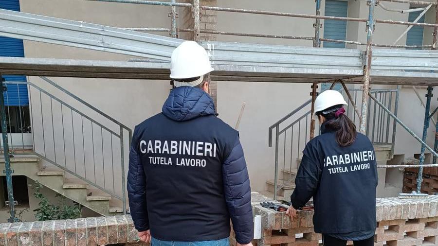 Modena, lavoratori in nero e cantiere insicuro: sei denunce