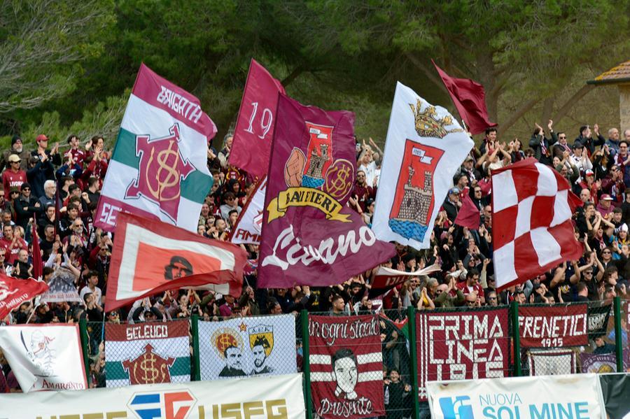 
	I tifosi del Livorno a Gavorrano

