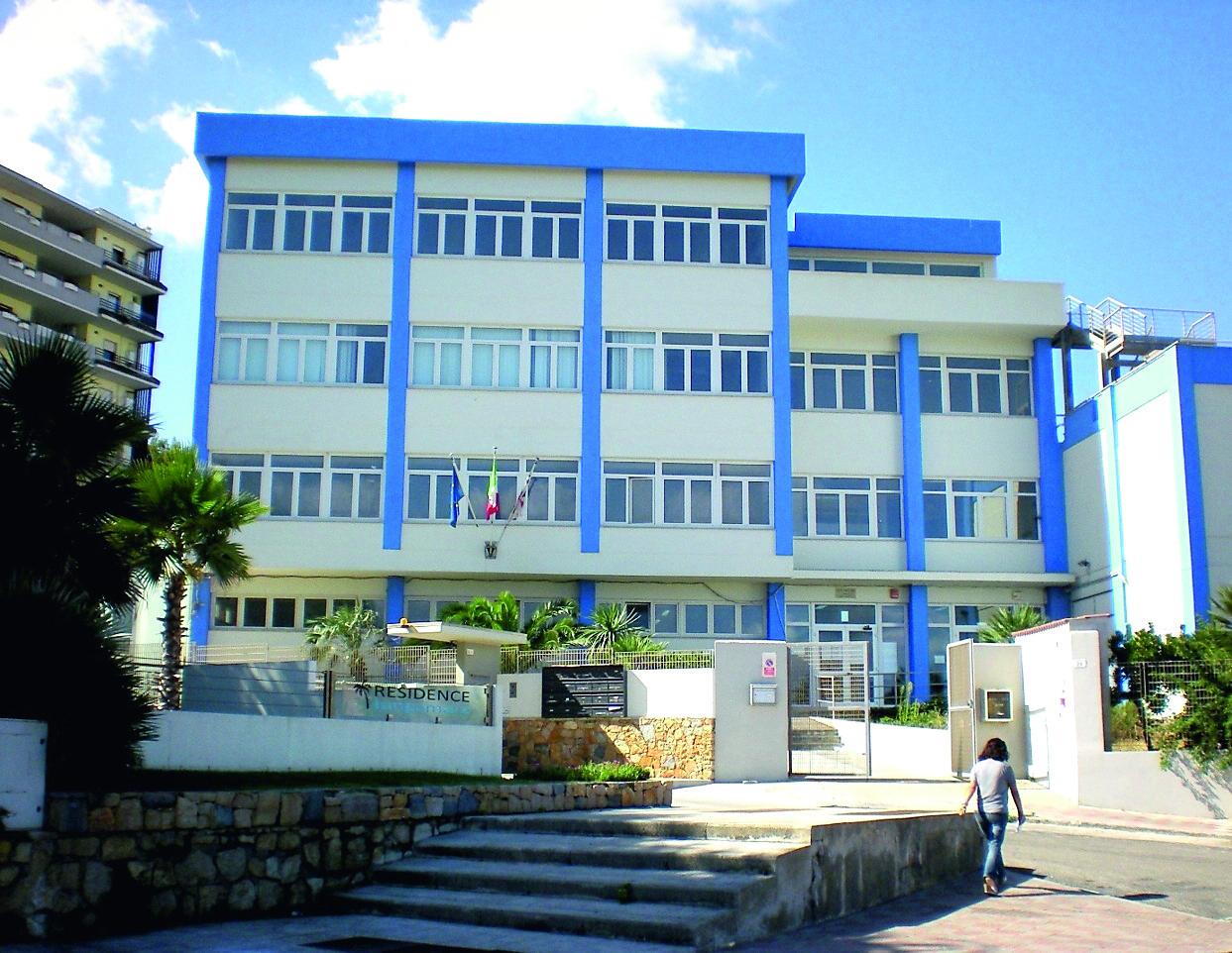 Aggredito a scuola da uno studente: 10 giorni di cure per un docente di Porto Torres