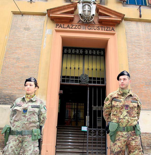 Modena e Parma chiamano l’esercito mentre Reggio Emilia si spacca