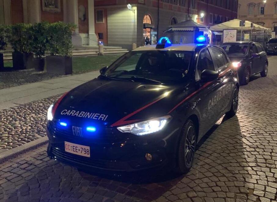 All’arrivo dei carabinieri i malviventi erano già fuggiti col bottino. Hanno agito in pochissimi minuti