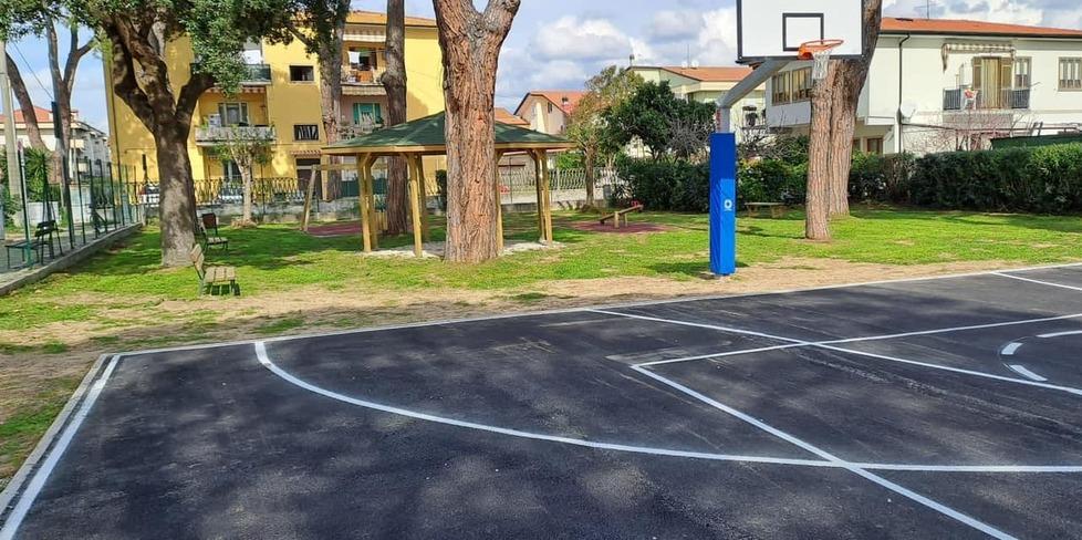 Piazza Trittico a Torre del Lago che il Comune ha appena recuperato