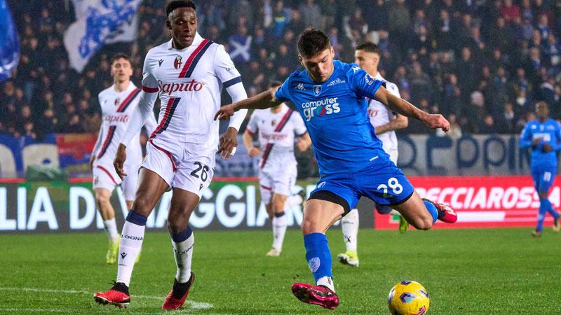  Nicolò Cambiaghi va al tiro, senza successo, nell’ultima sfida contro il Bologna (Foto Juri Autovino)