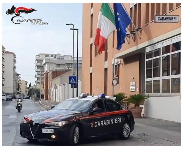 Livorno, ruba  2.000 euro dalla cassa del negozio: trentenne nei guai