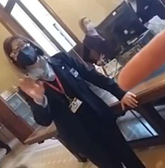 
	L'irruzione in municipio

